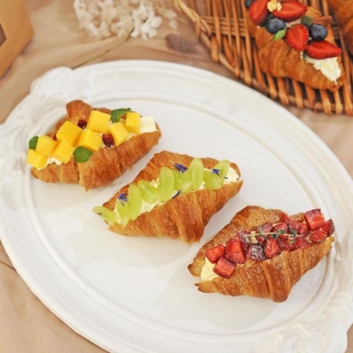 Croissant Fruit Box